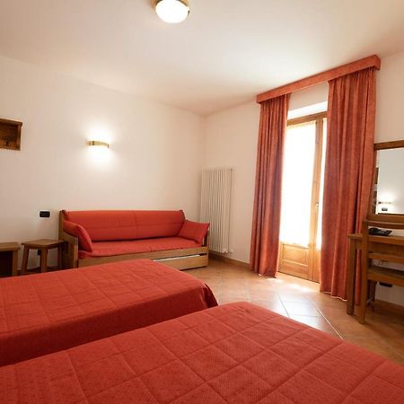 Hotel Casalpina Don Barra Pragelato Eksteriør billede