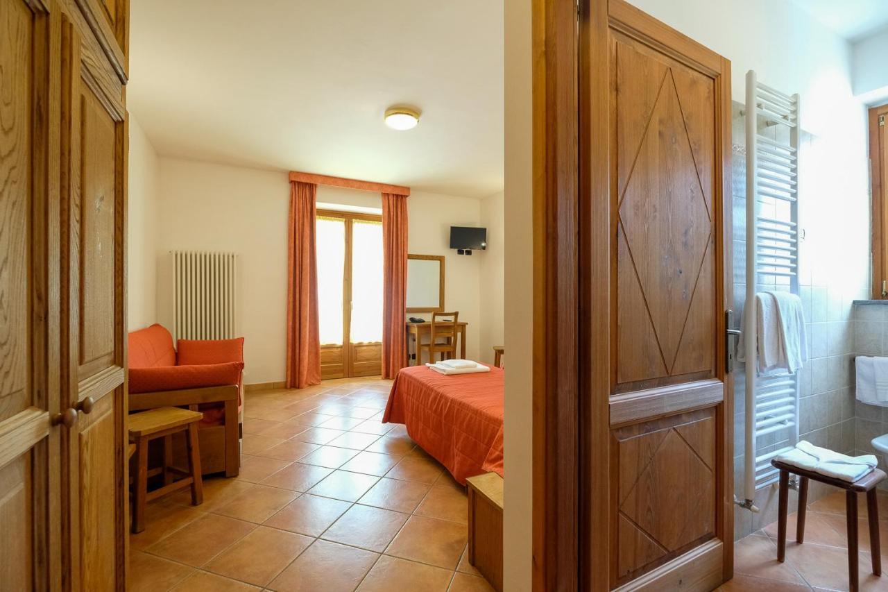 Hotel Casalpina Don Barra Pragelato Eksteriør billede