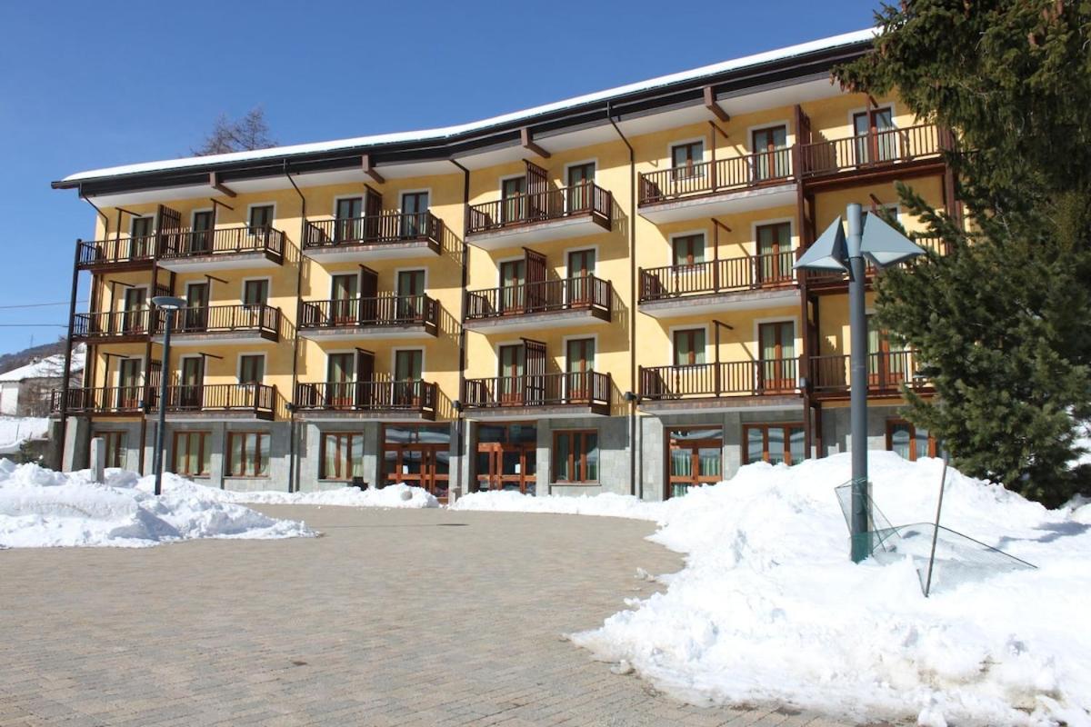 Hotel Casalpina Don Barra Pragelato Eksteriør billede