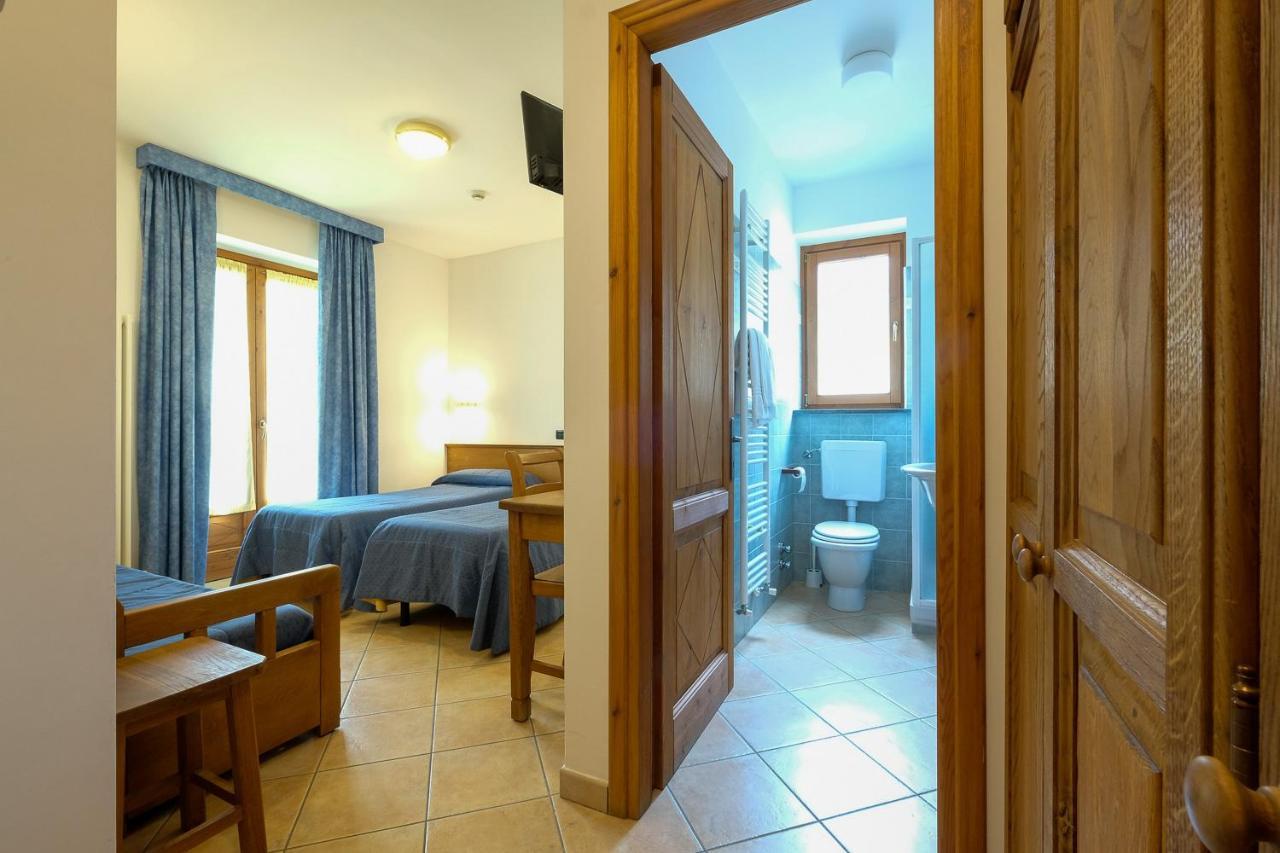 Hotel Casalpina Don Barra Pragelato Eksteriør billede