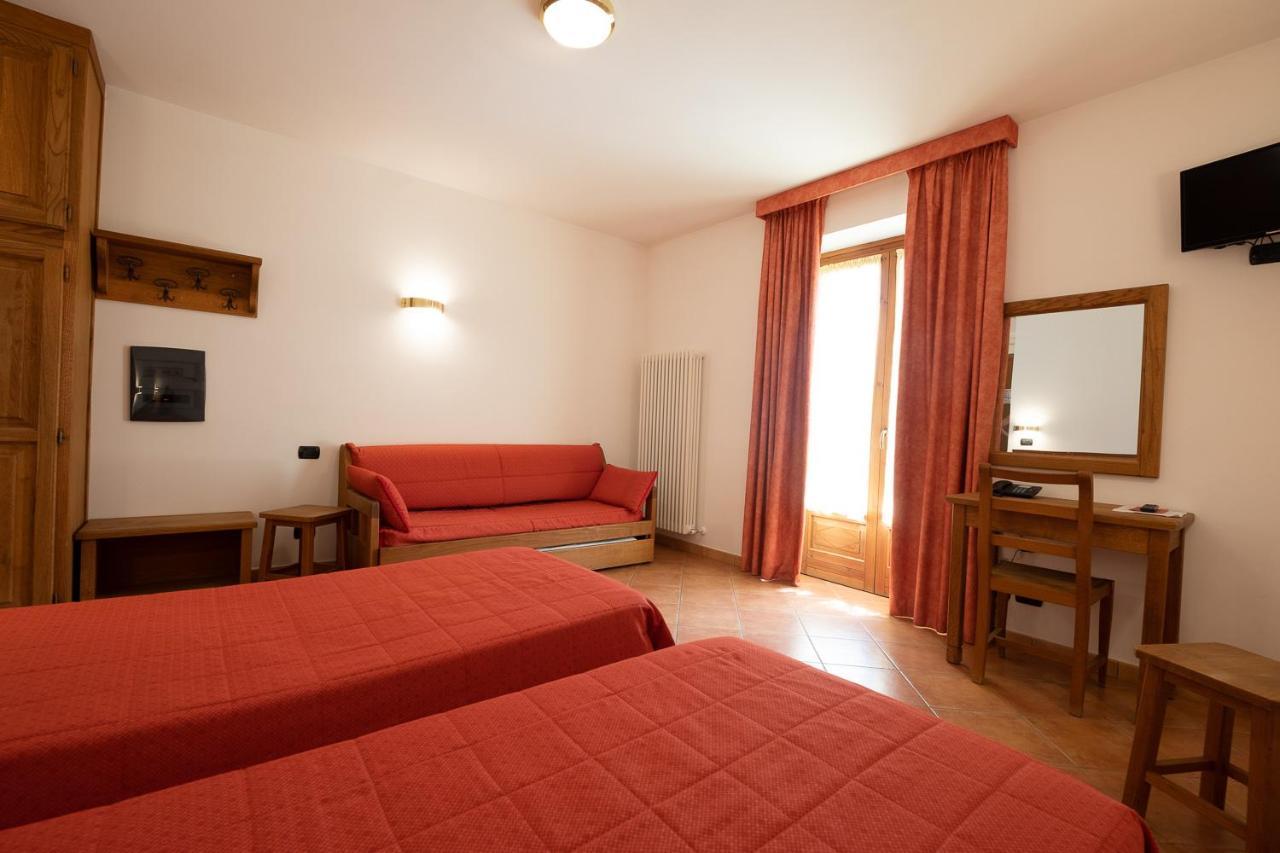 Hotel Casalpina Don Barra Pragelato Eksteriør billede